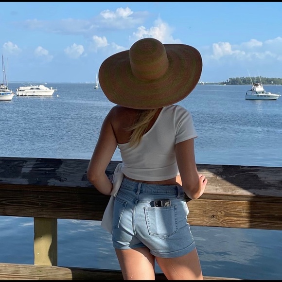 SIDE TIE TOP - Picture 3 of 4